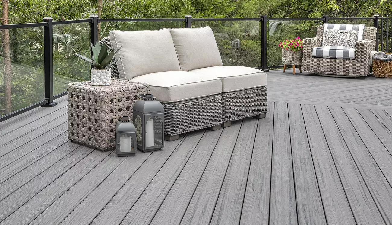 Spotlight_Decking_Feature2